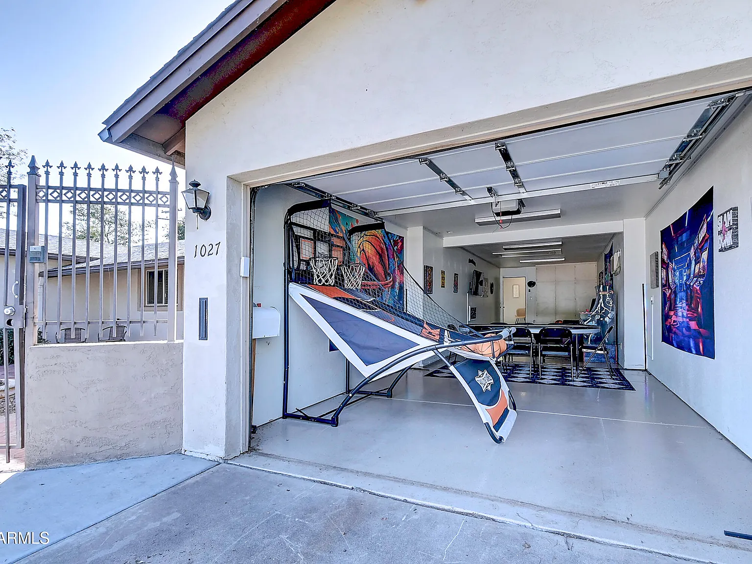 4 bed, 2.5 bath, 2543 sqft, $4,000 — Photo 4