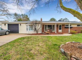 41151 N McMahon Cir, Novi, MI 48375