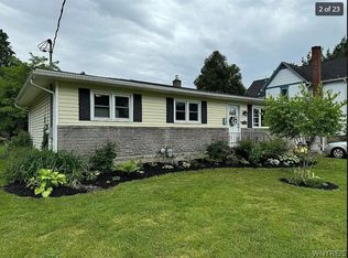 123 W Oak Orchard St, Medina, NY 14103