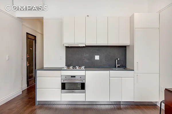 Sold by Compass | media 9