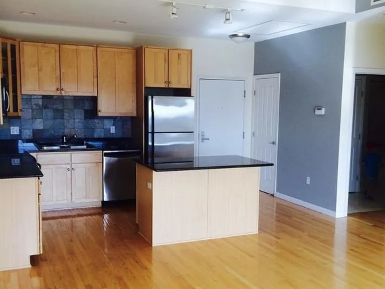 1950 N Logan St #907 — Photo 7