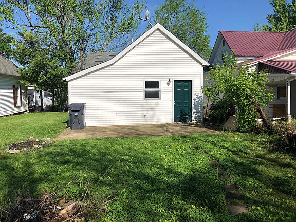 3rd image of 419 Laurel St