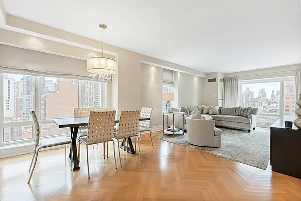 Sold by Sloane Square | media 17