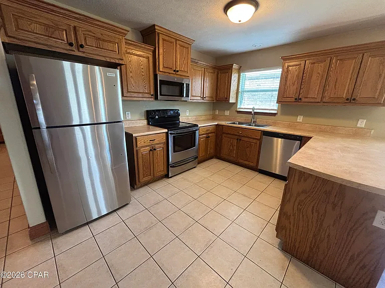 4701 Deerfield Dr — Photo 3