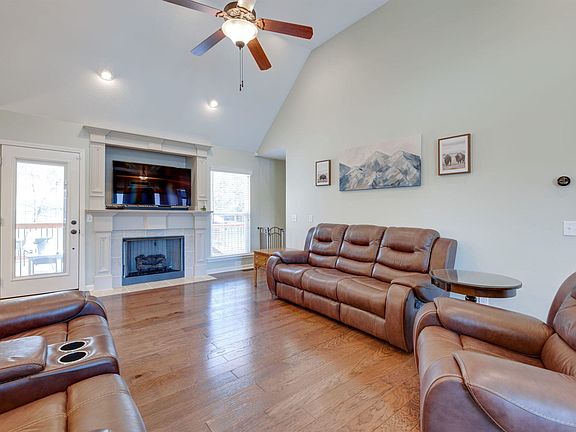 5th image of 8562 Booth Bay Dr