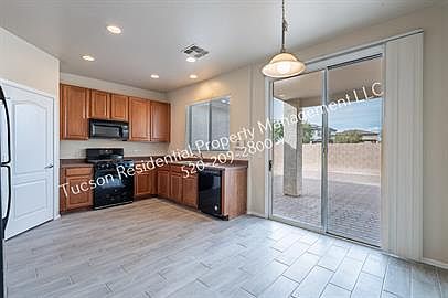 3rd image of 4923 E Chickweed Dr #110