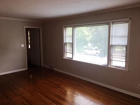 4th image of 1526 Greenwood Ave
