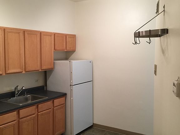 4th image of 2652 N Wayne Ave APT 2F