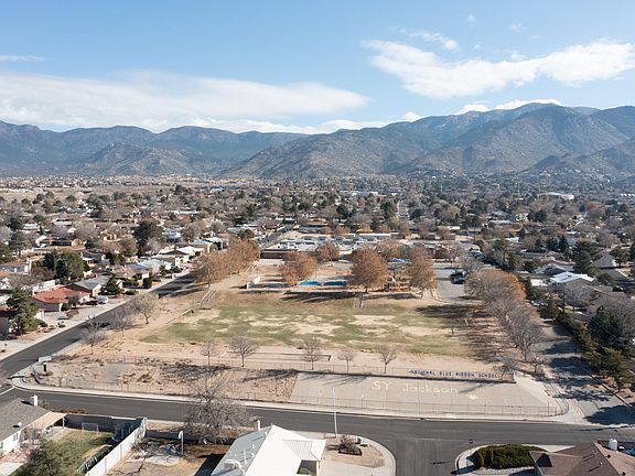 5th image of 11217 Baja Dr NE