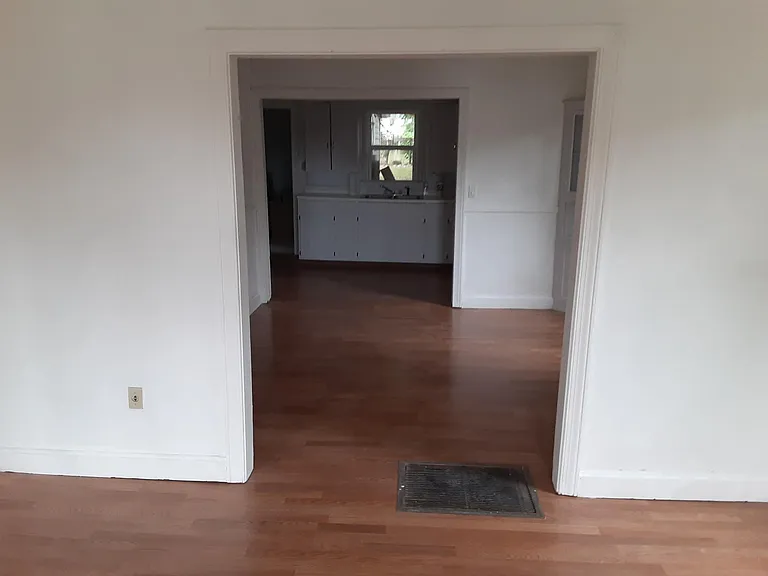 1120 S Gary Pl — Photo 6
