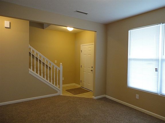 2nd image of 15551 Old Pond Cir