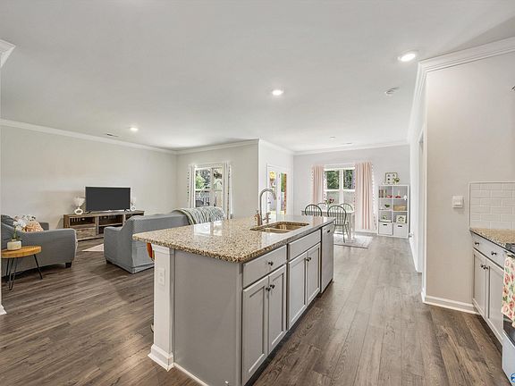 4th image of 14215 Leadenhall Ln