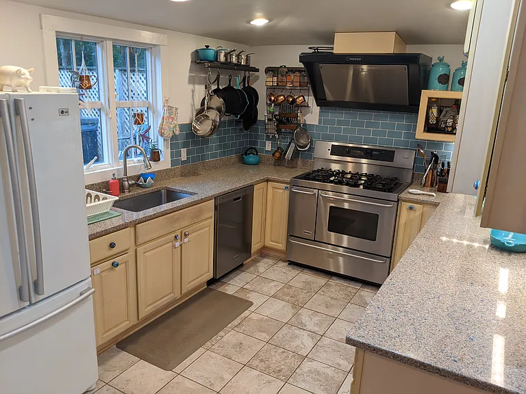 54 N Menantic Rd — Photo 4