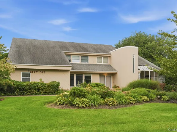 61 Villanova Lane, Dix Hills, NY 11746