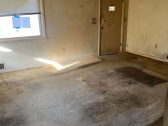 2nd image of 2424 E 1st Ave