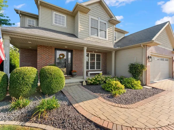 504 Elk Dr, Mahomet, IL 61853
