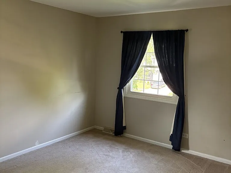 1613 Clyde Dr — Photo 6