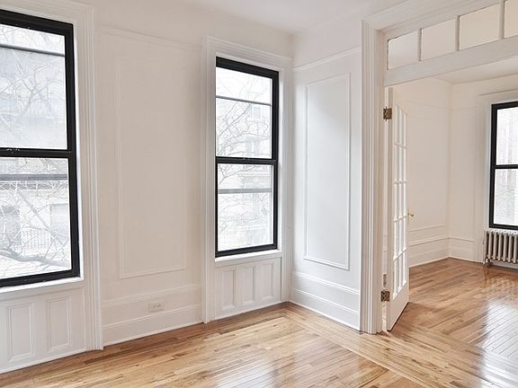 4th image of 981 Amsterdam Ave #16