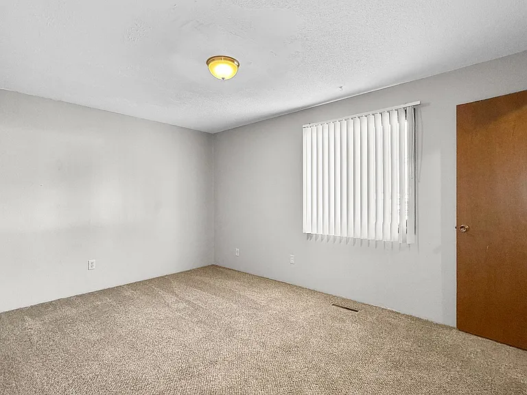 Find Your Perfect Fit at East Park Apartments! — Photo 7