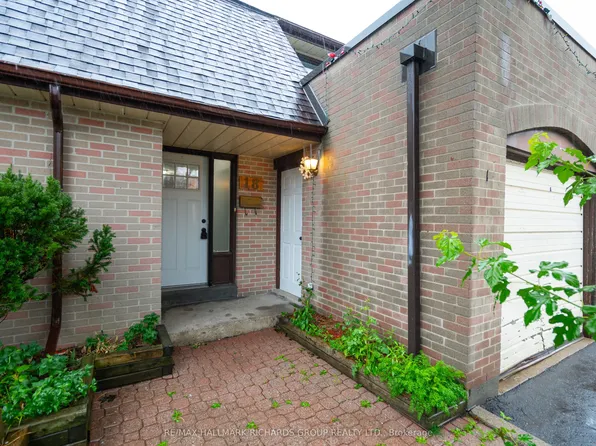 11 Livonia Pl #18, Toronto, ON M1E 4W5