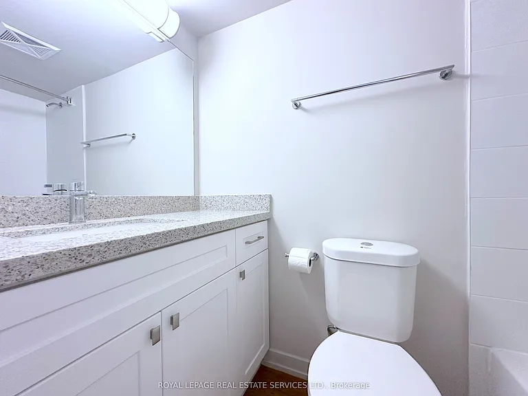 165 La Rose Ave #301 — Photo 14