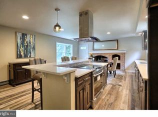 115 Foxcroft Ln, Robesonia, PA 19551