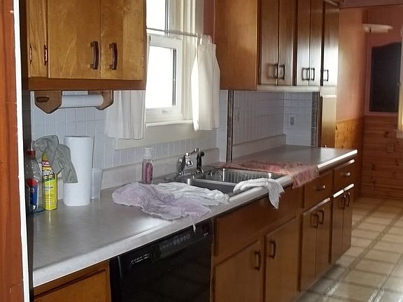 3rd image of 2919 Whittier Ave
