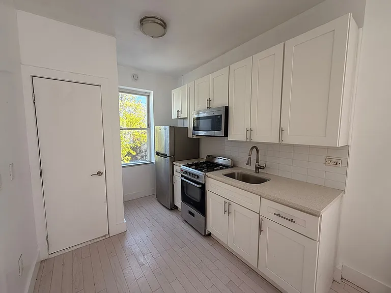 234 Garfield Ave #23E — Photo 1