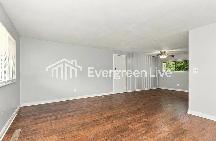 3 bed, 1.0 bath, 1040 sqft, $1,545 — Photo 3