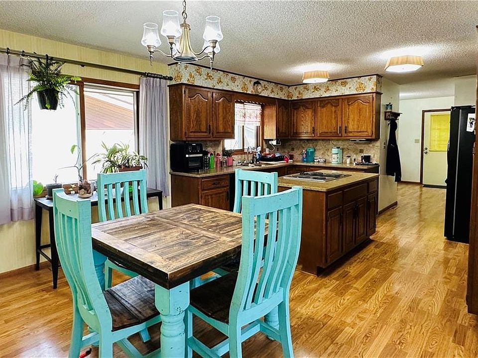 610 10th St, Mc Cune, KS 66753 Zillow