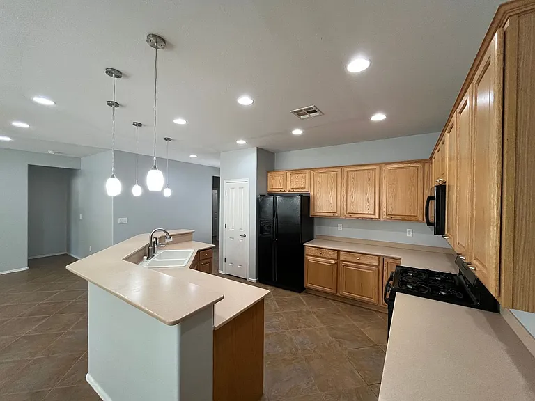 2266 Jada Dr — Photo 16