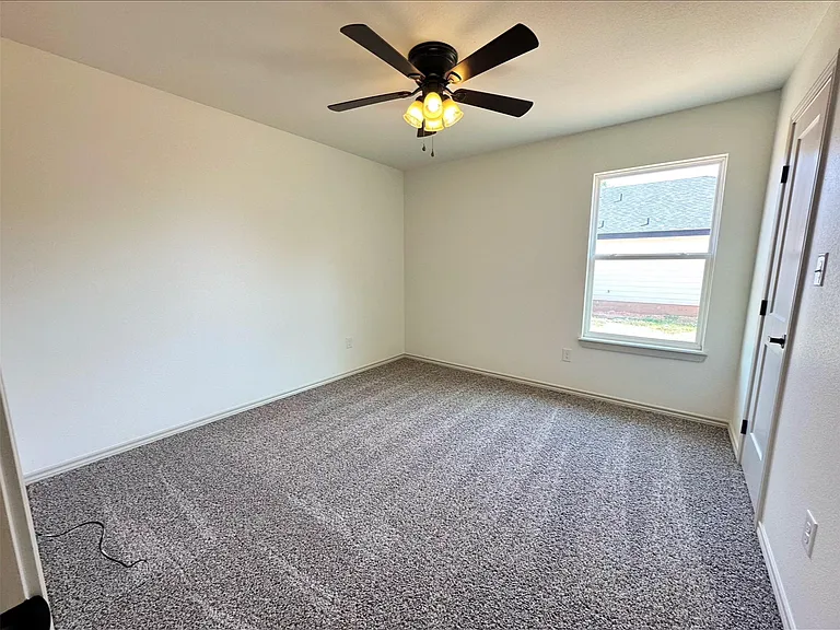 2658 N Willis St — Photo 8