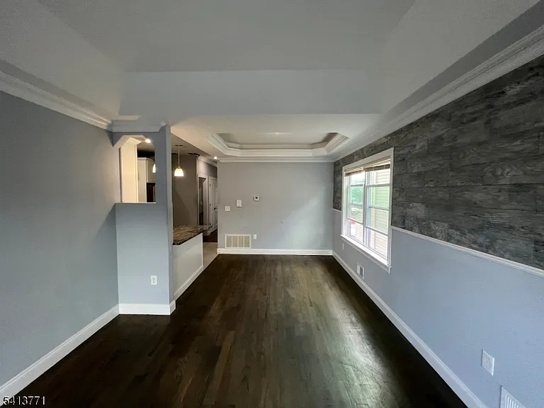 454 3rd Ave — Photo 6
