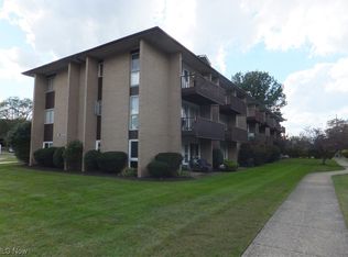 10436 N Church Dr APT 202, Parma Heights, OH 44130
