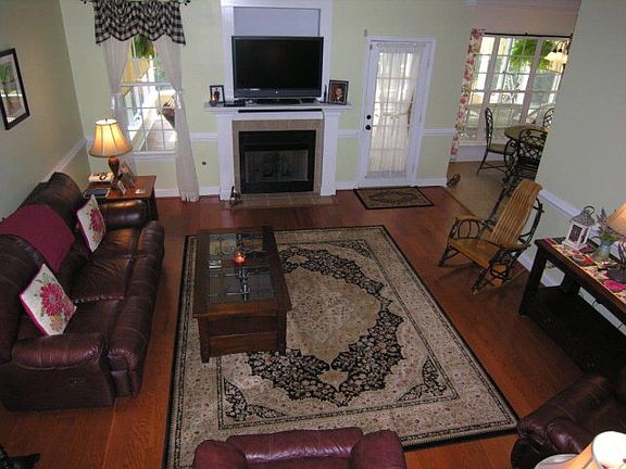5th image of 976 Woody Hill Cir