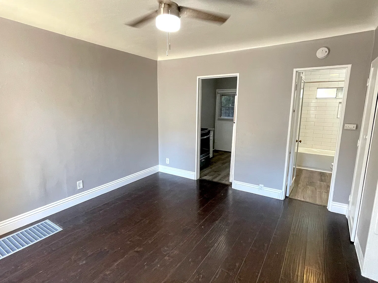 Studio, 350 sqft, $1,450 — Photo 2