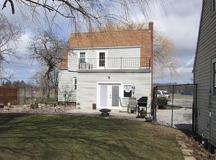 3118 Saunders Settlement Rd, Sanborn, NY 14132