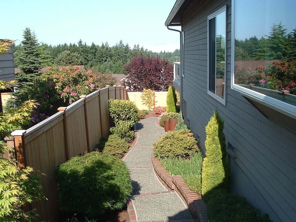 2nd image of 18530 Blue Ridge Dr