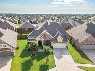 104 N Star Ln, Waxahachie, TX 75165
