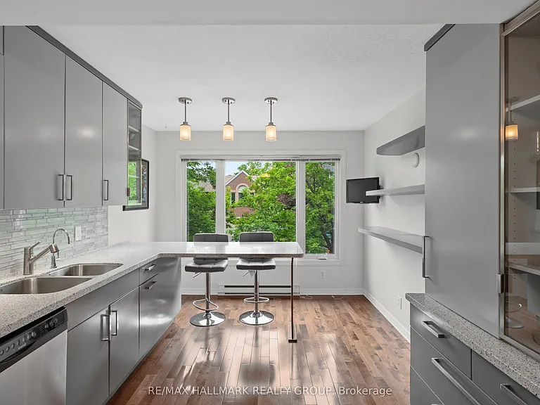 44 Dunbarton Ct — Photo 15