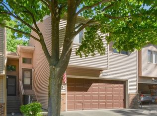 2361 Springside Dr E, Maplewood, MN 55119