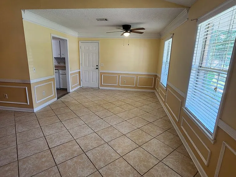 1060 Desert Shield St — Photo 6