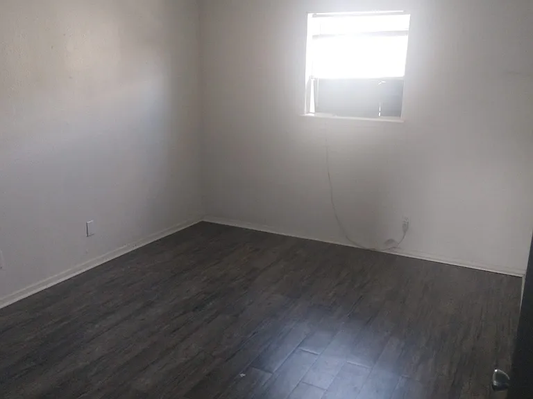 621 Baker St #22 — Photo 11