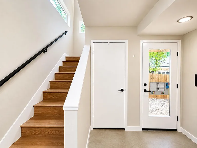 913 Duncan Ln #201 — Photo 15