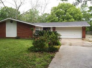 4813 Martin St, Moss Point, MS 39563