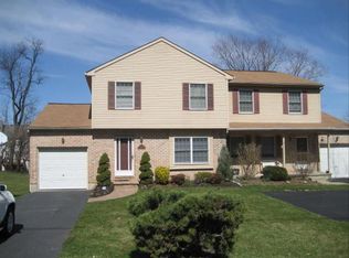 5375 Lanark Rd, Center Valley, PA 18034