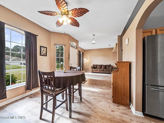 5th image of 641 Gagnon St SE
