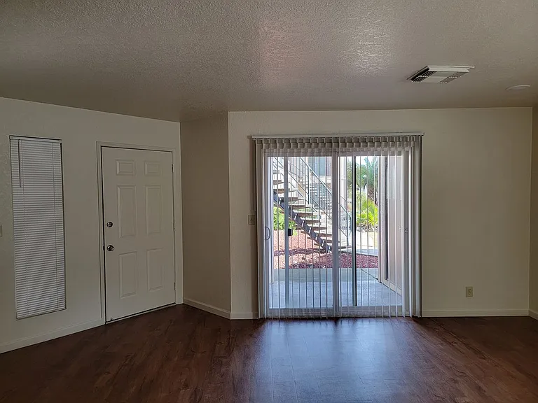 837 & 843 Lake Blvd #833-847 — Photo 4
