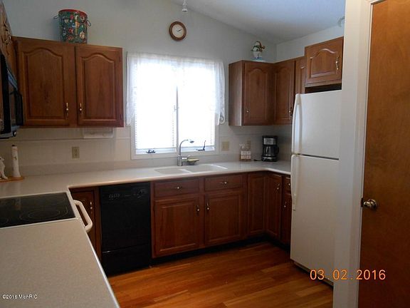 4th image of 1044 Beechtree Ct