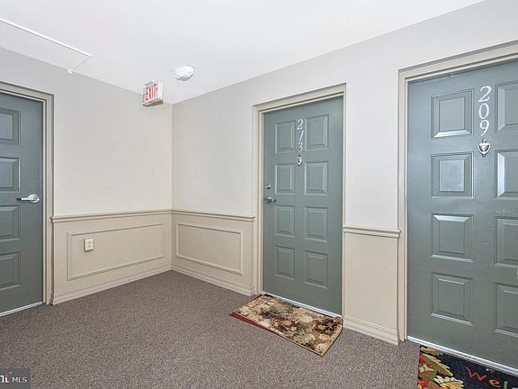 4th image of 100 Chapel Ct Unit 213